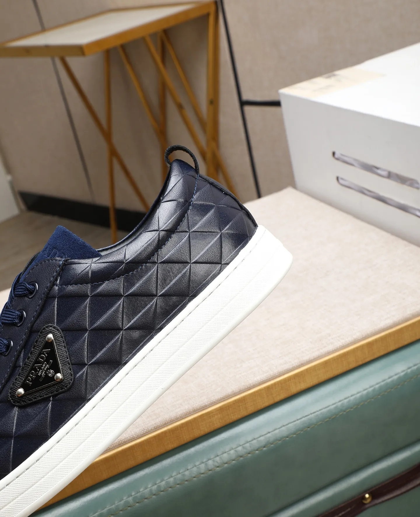 Men's men's shoes💰440🌹🌹[PRADA—Prada] latest model🙈original replica! 👟👟👟Available here. The workmanship is top-notch. The upper is made of Italian 🇮🇹Imported calfskin. ❗️Breathable genuine leather lining @Suitable for travel. The original version has an enlarged engraved sole, making it suitable for all kinds of travels, showing low-key luxury. Let quality speak for itself. Color: Size: 38-44
